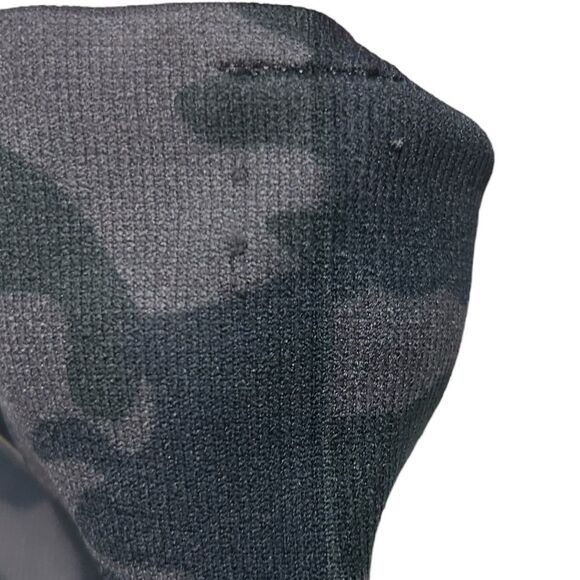 NWT Spanx Look At Me Now Seamless Leggings in Black Camo #FL3515 Size Small - Picture 4 of 7